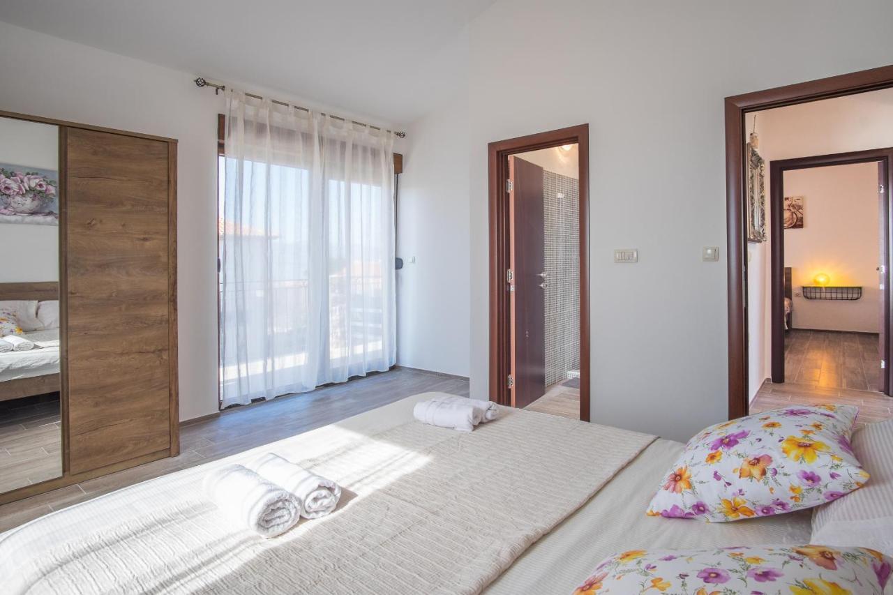 Villa Dijana East Linardici Exterior photo